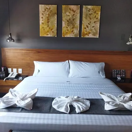 Hotel M Elite Black